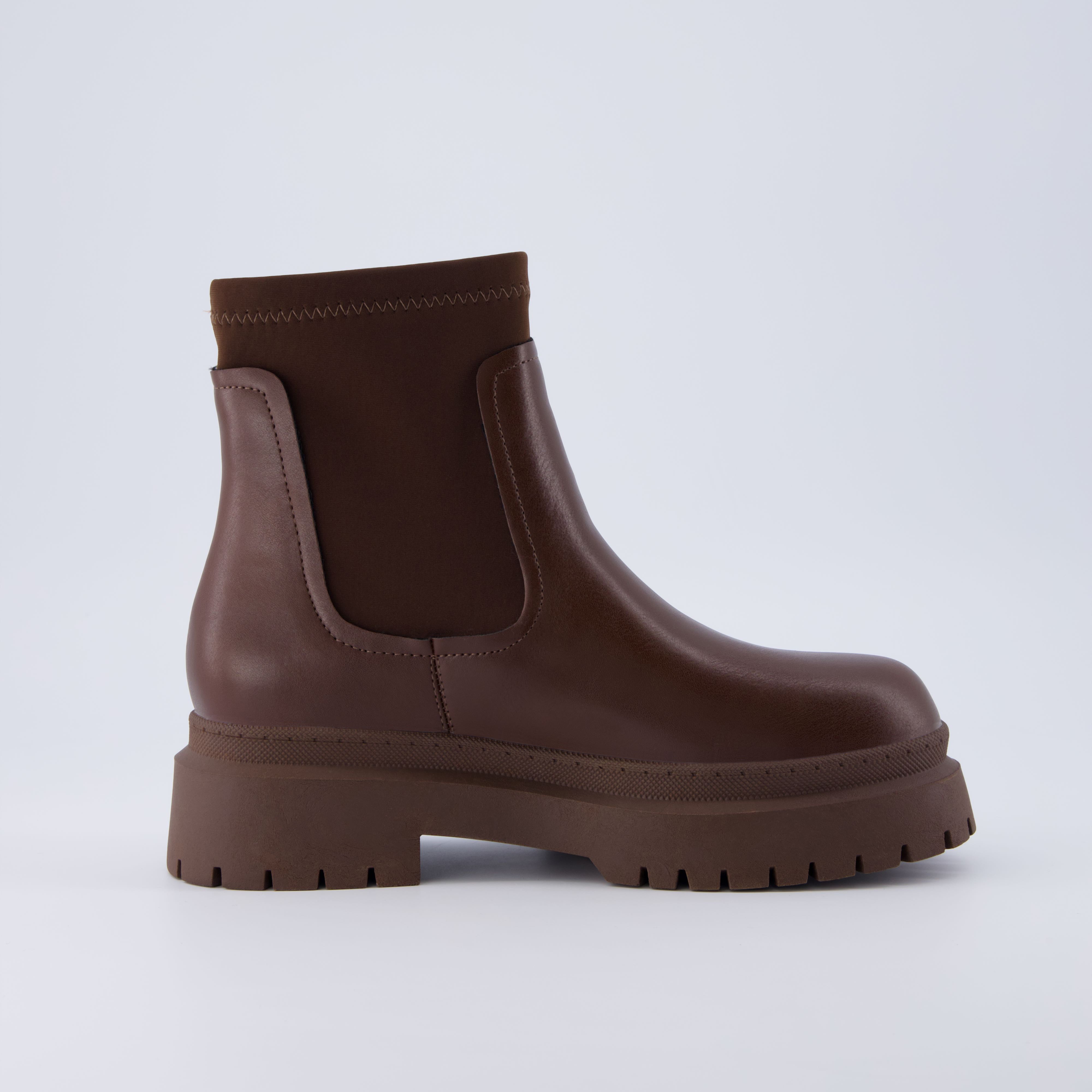 Dee Chelsea Boot