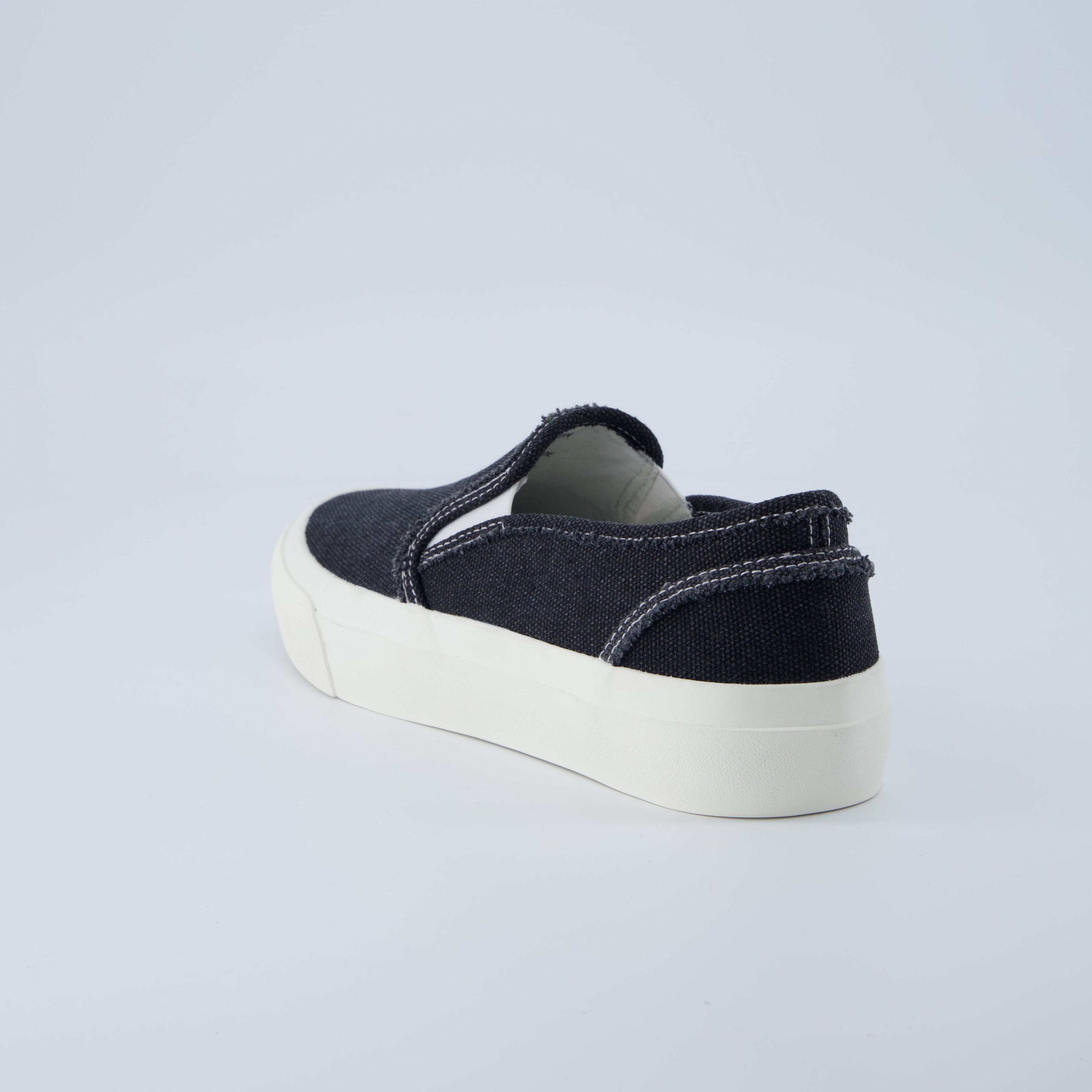 Fulton Women’s Slip-On Sneaker Black