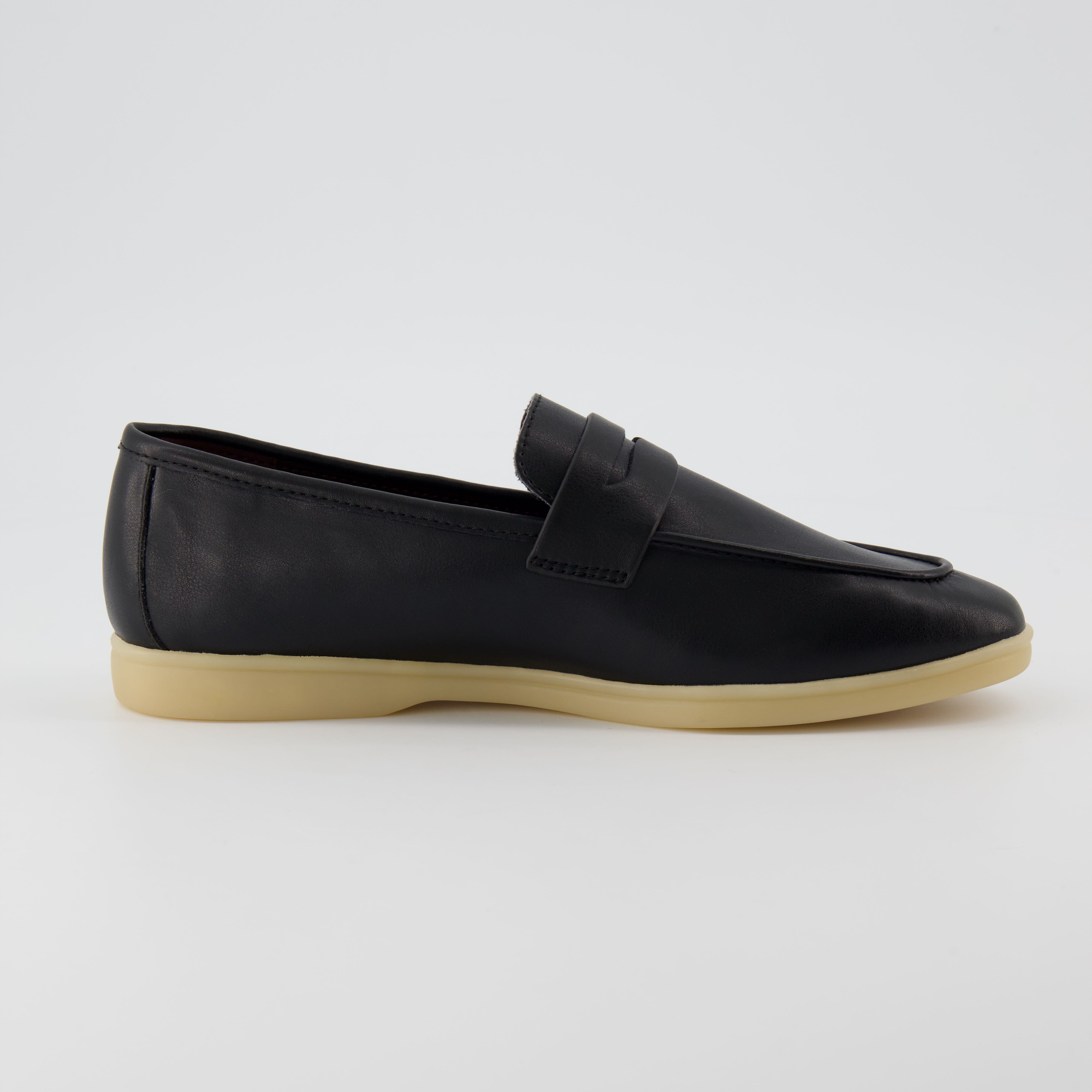 Jetset Slip On Loafer Black Cream