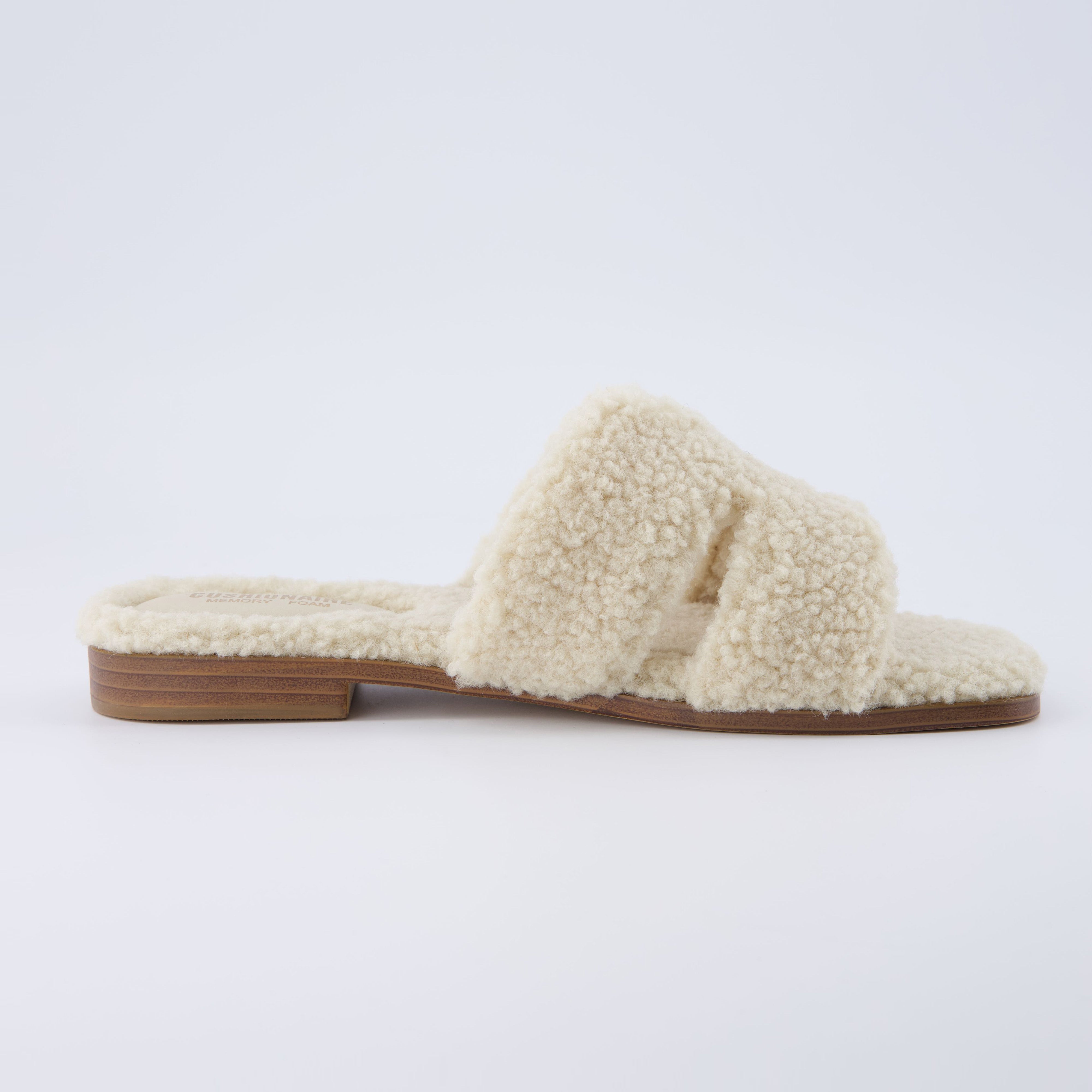 Visa Cozy Flat Sandal