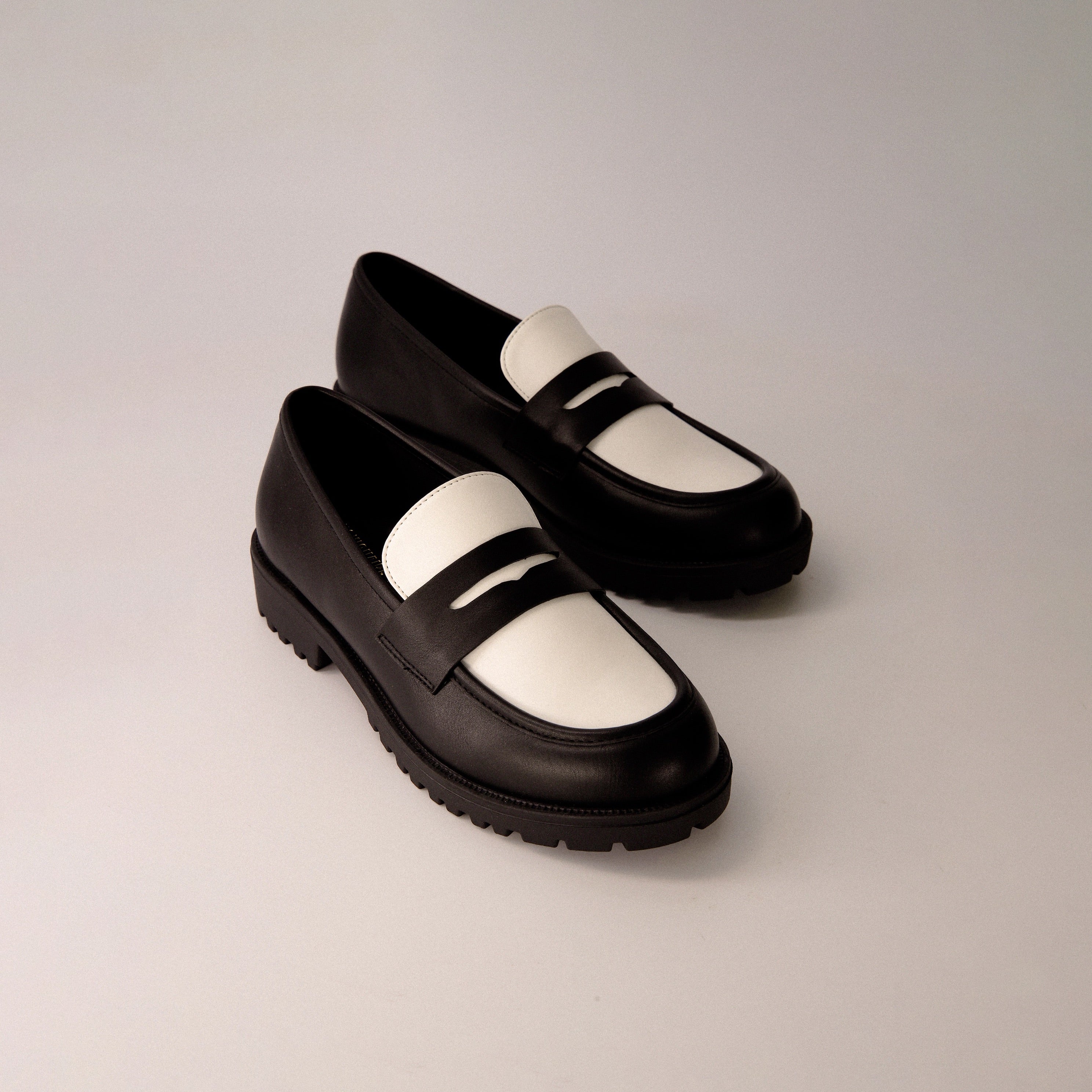 Reggio Contrast Slip On Loafer