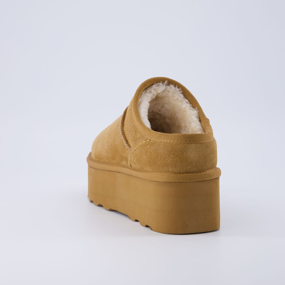 Cushionaire Women's Huggy Cozy Platform Mule