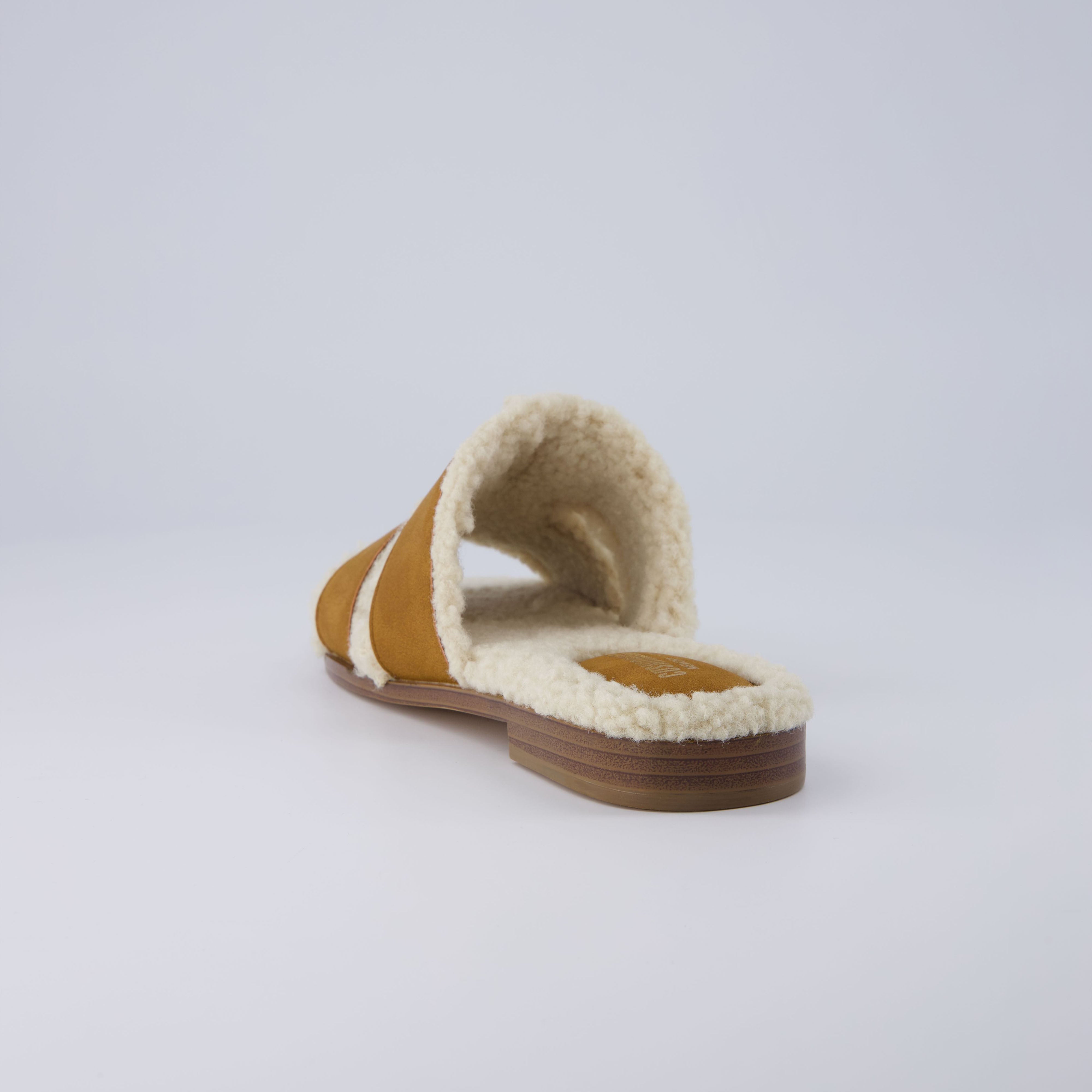 Voyage Fur Lined Flat Sandal